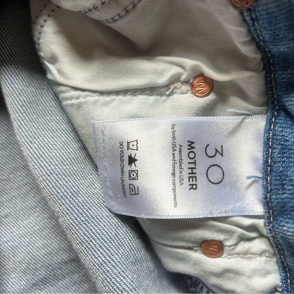 MOTHER The Roller Fray- Work Hard Play Hard Wide Leg Flare Jeans in Medium blue - Picture 2 of 6